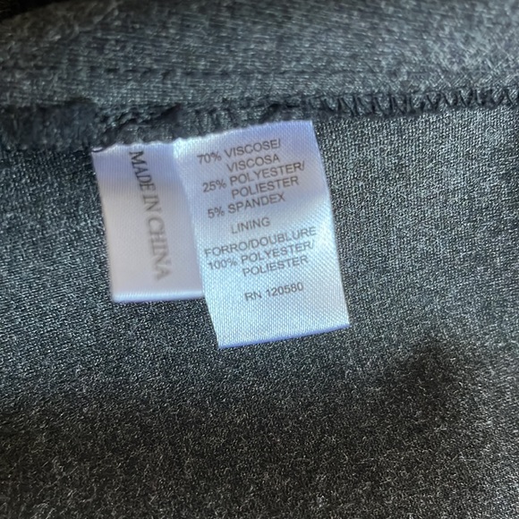 Amenda and Chelsea pull on skirt. Plus size 14. - Picture 6 of 7